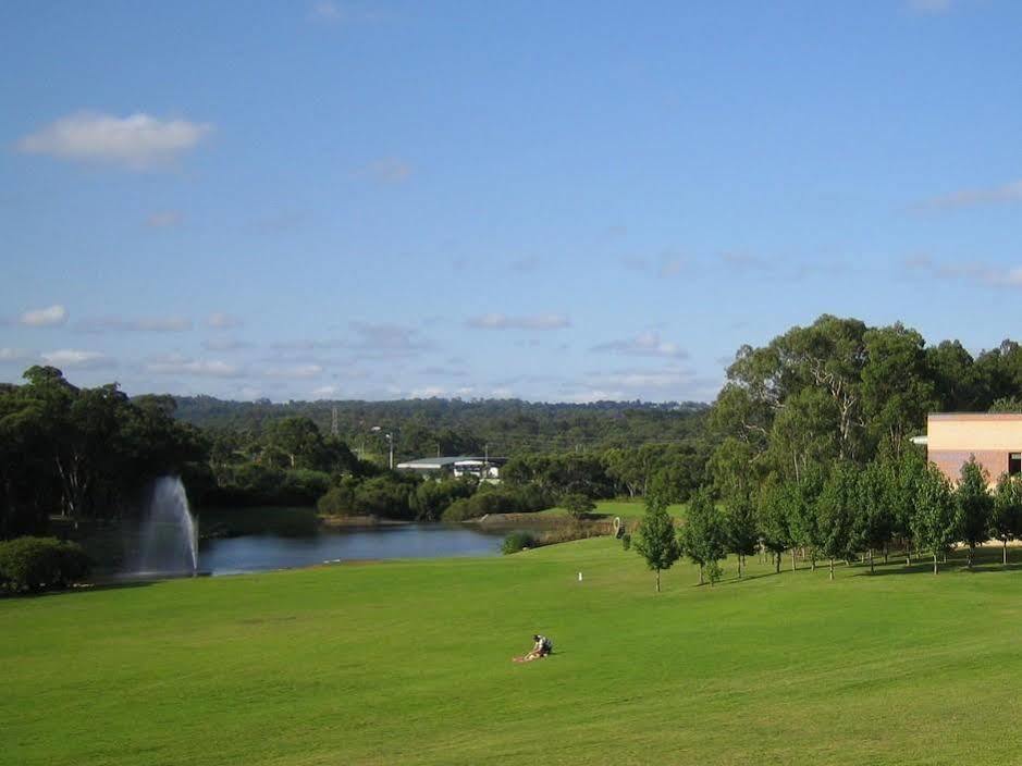 Macquarie University Village Sydney Exterior photo
